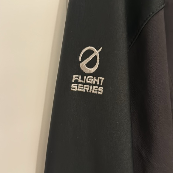 The North Face Women’s softshell jacket. Size large - Picture 4 of 4